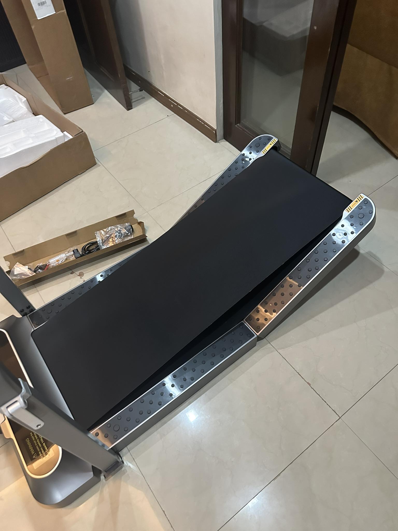 How to unfold Kingsmith WalkingPad R2?