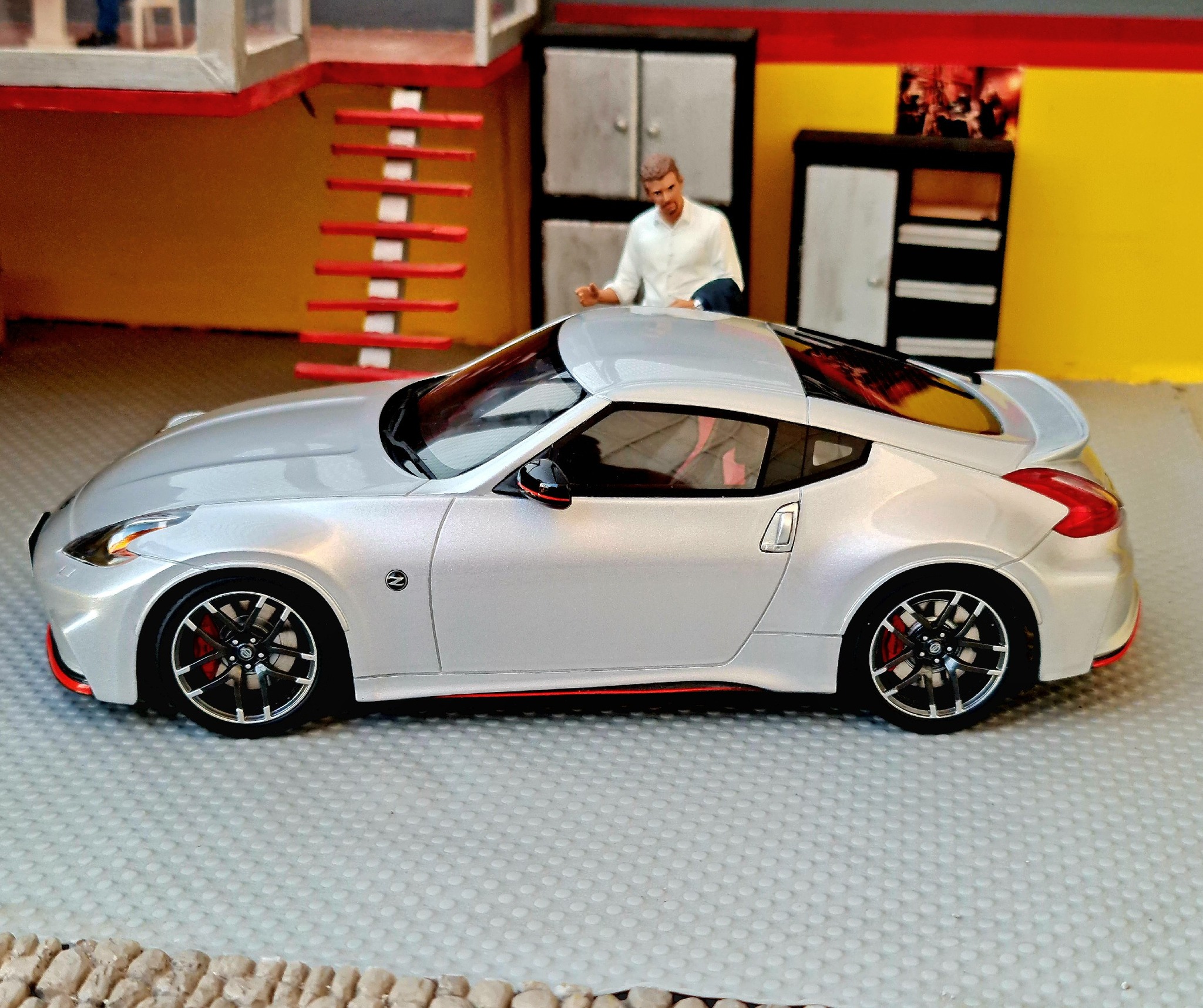 40th Anniversary BRE John Morton Nissan 370Z in 18th scale by GT 