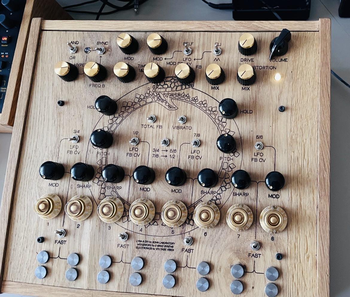 Ghost In Translation Drone: a 4-voice drone Synthesizer for Eurorack