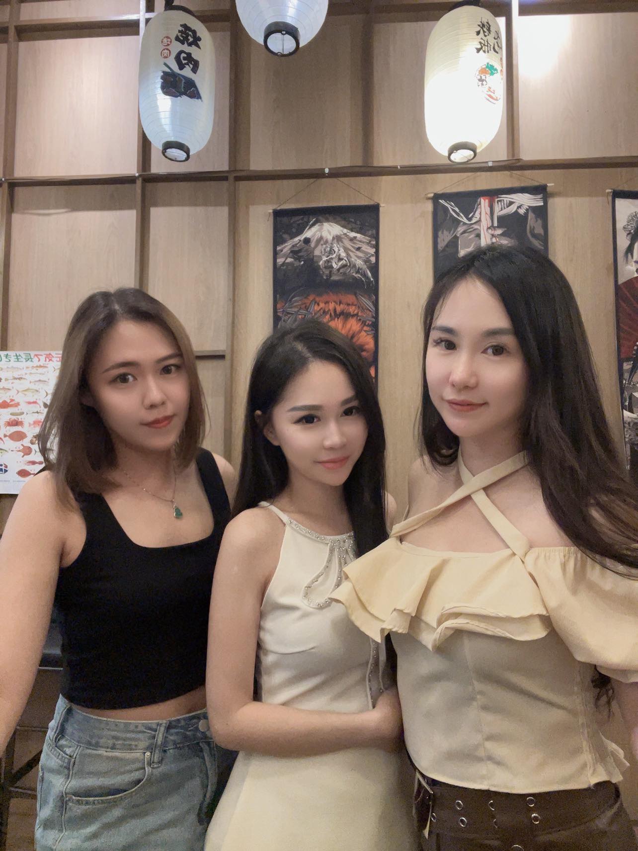Wendy - 别人是好姐妹一起变美👯‍♀️ 我们三个好姐妹一起搞怪到变到🐶友💅主打一个快乐加倍 颜值随意 | Facebook