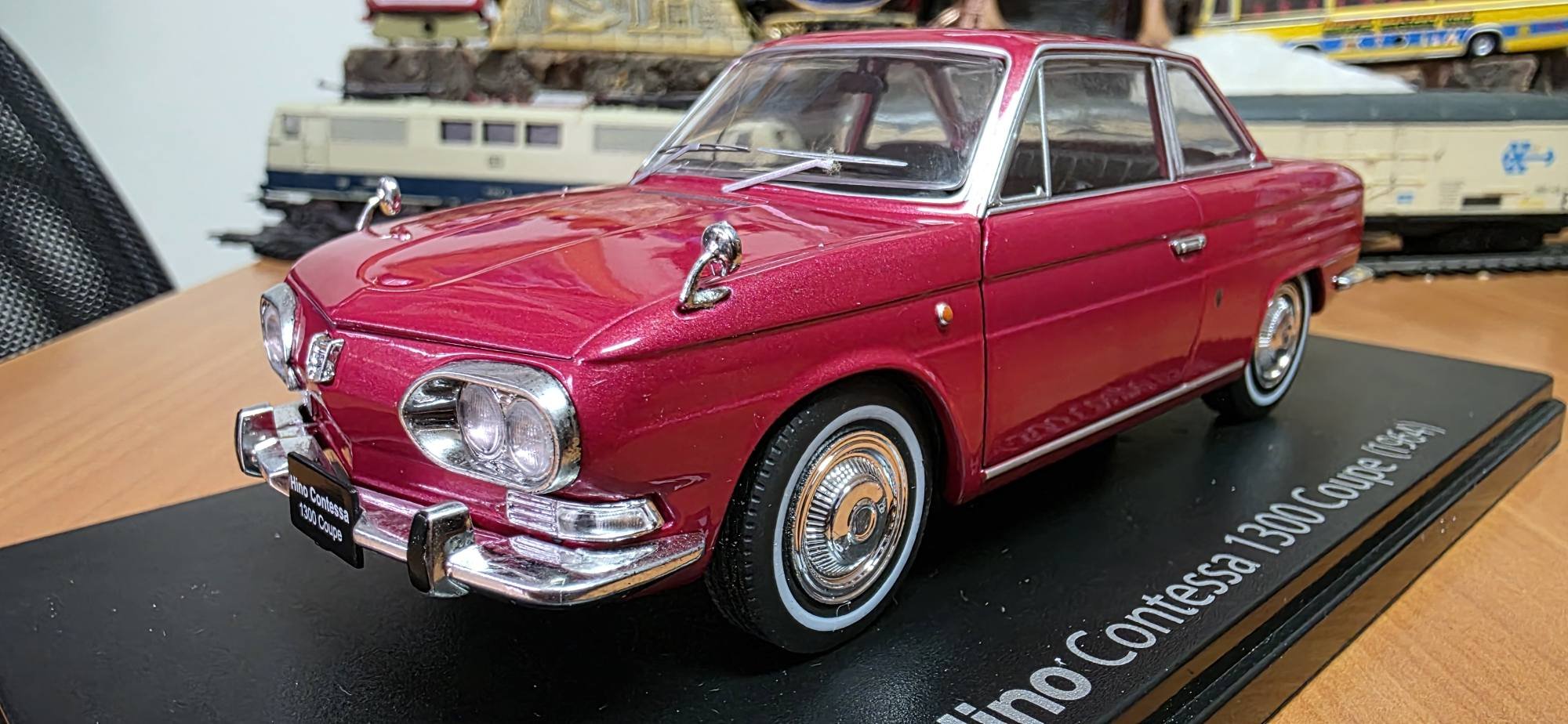 DCCLCupes Hino Contessa 1300 Coupe (1964) 1:24