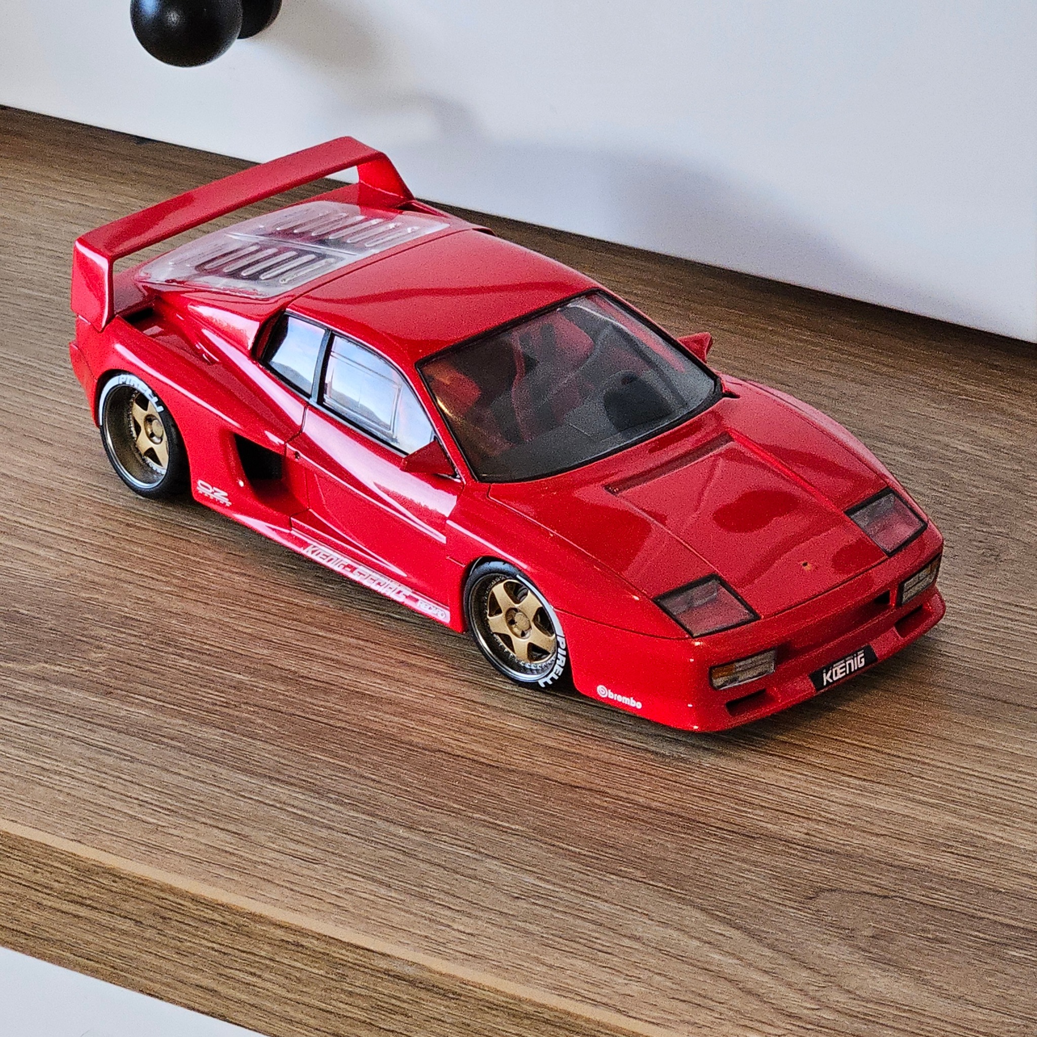 Customized Fujimi Koenig Testarossa with Tamiya Z-tune brakes