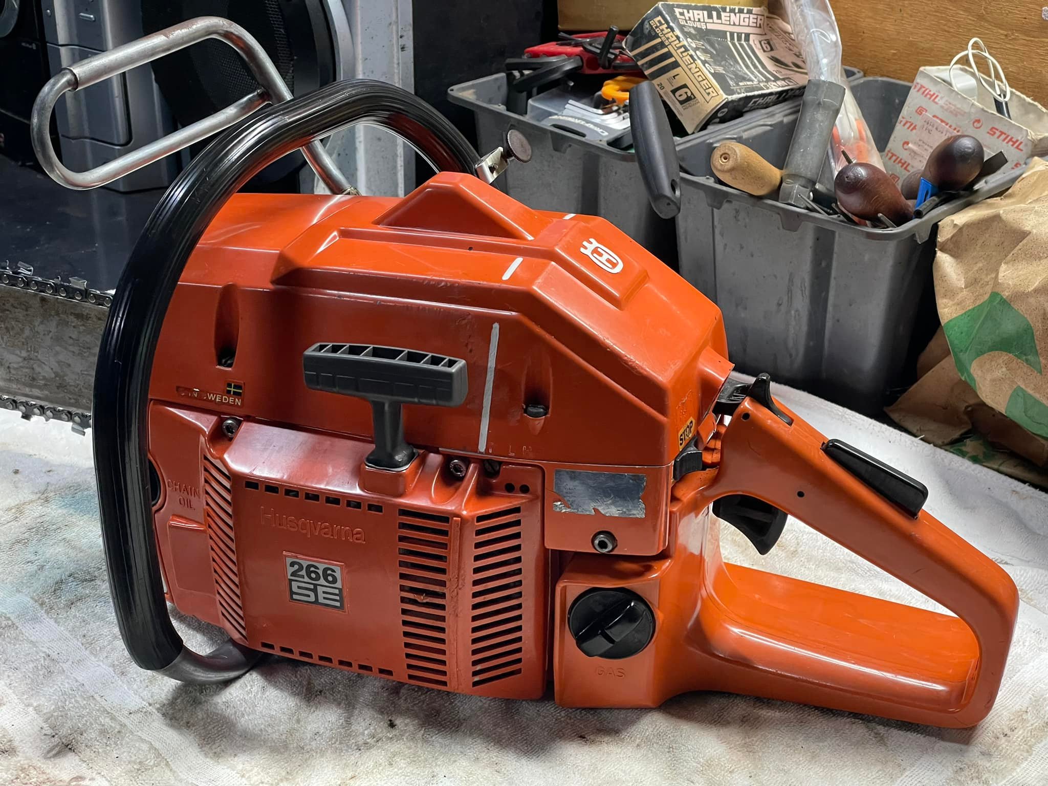 Restoring a Husqvarna 266SE chainsaw with crank bearing issues