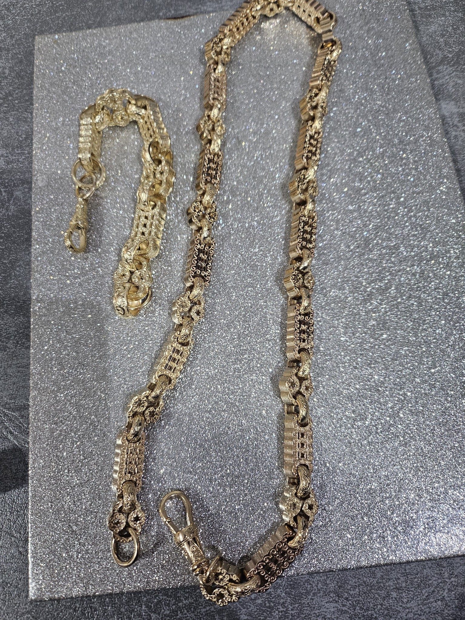 10k yellows gold necklace 11.26 grams