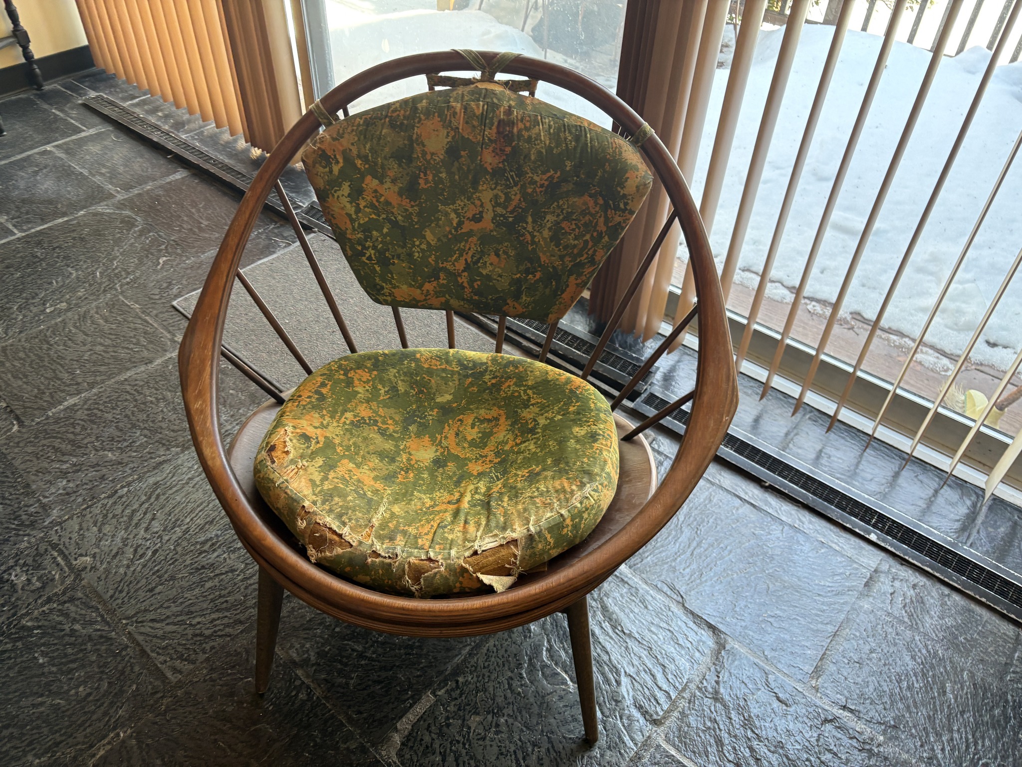 椅子 DANISH FURNITUREMAKERS' CONTROL chair Identifying and selling a vintage Danish chair?