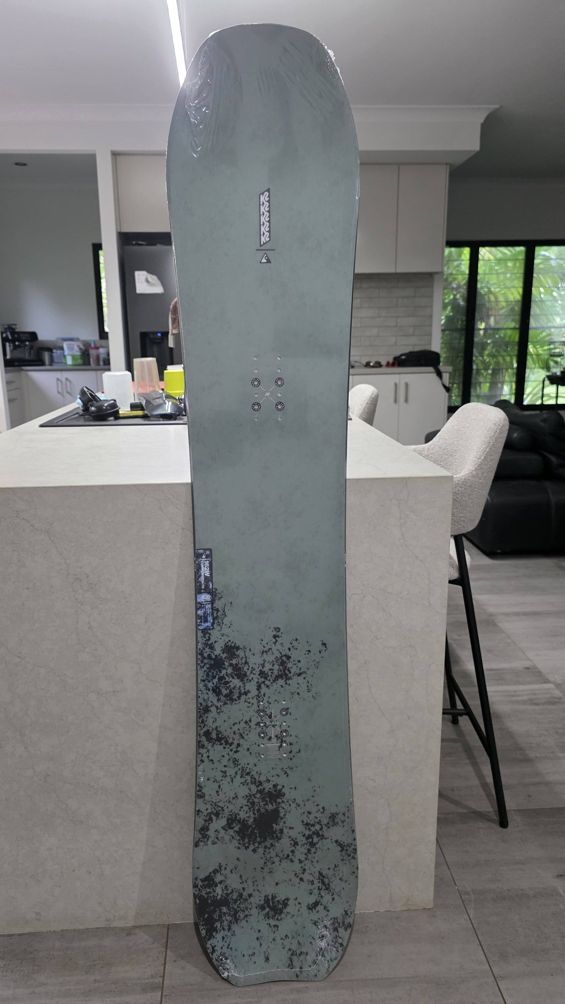 K2 Niseko pleasures snowboard review