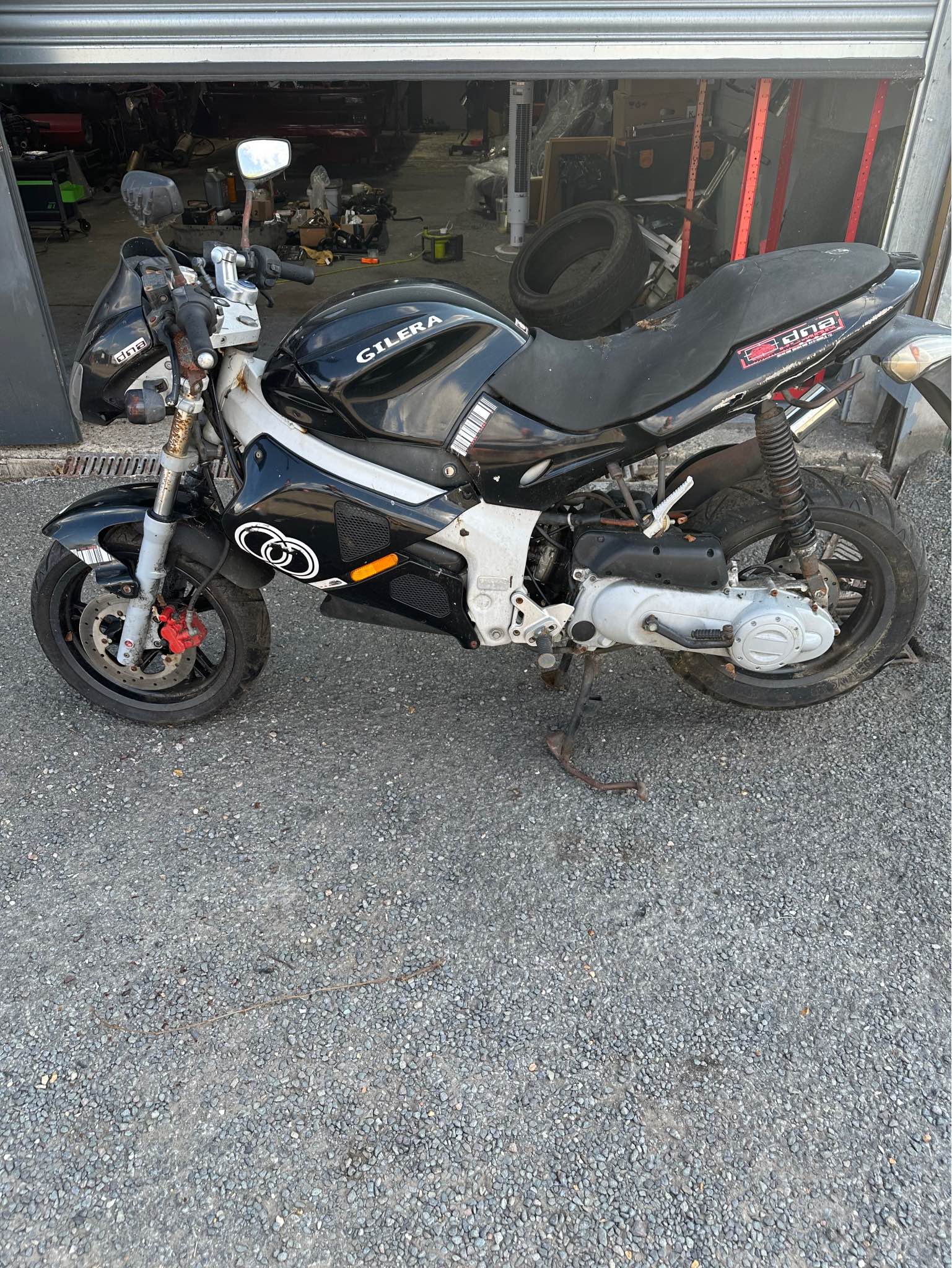 Moto del día: Gilera DNA 50 - espíritu RACER moto