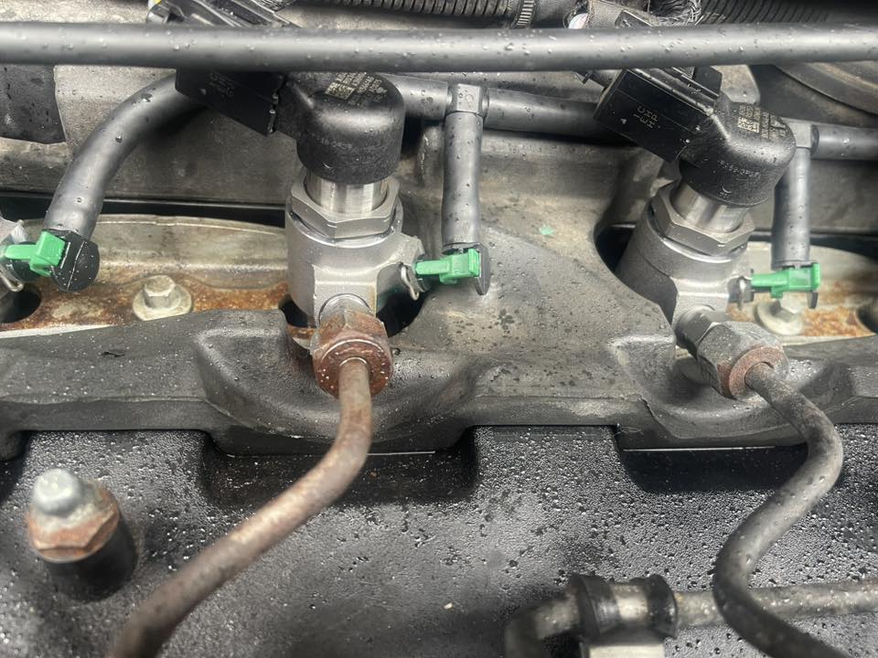Peugeot Boxer / Expert / Traveller 2.0 HDi Fuel Injector Leak Off Return Pipes (OEM 9674231880)