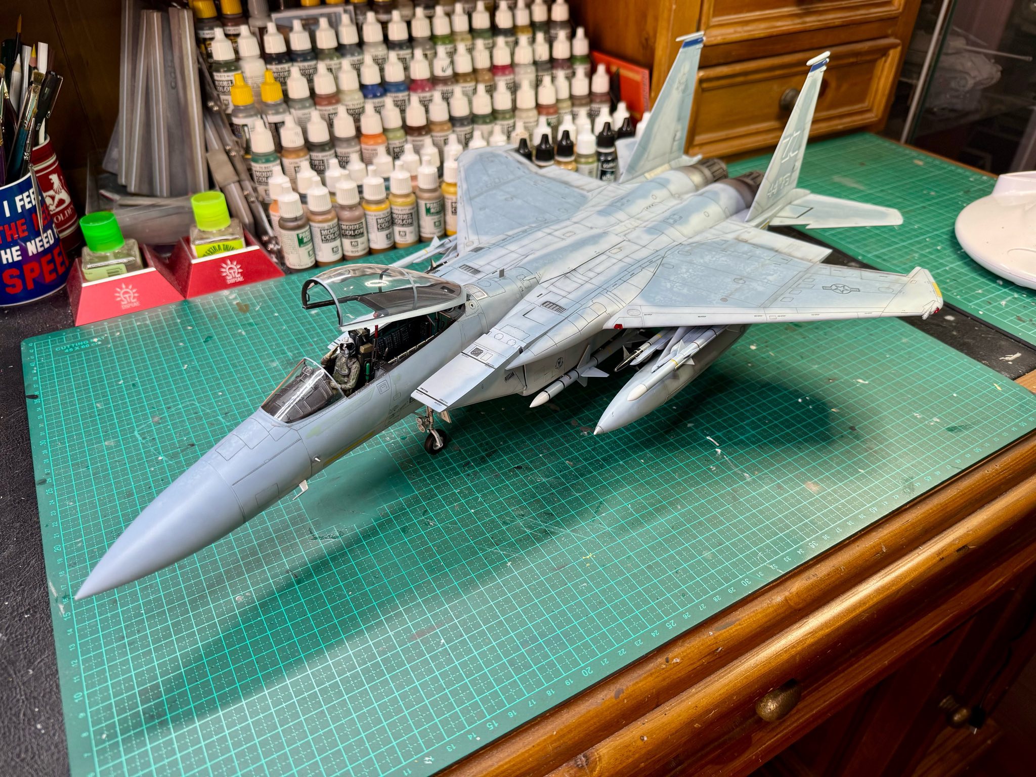 Tamiya 1/32 F-15C model build challenges and experiences