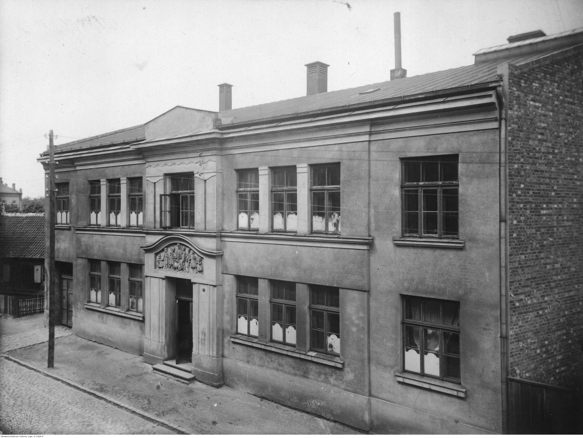 liep-jas-retro-foto-po-u-kato-u-labdar-bas-biedr-bas-b-rnunama-ka