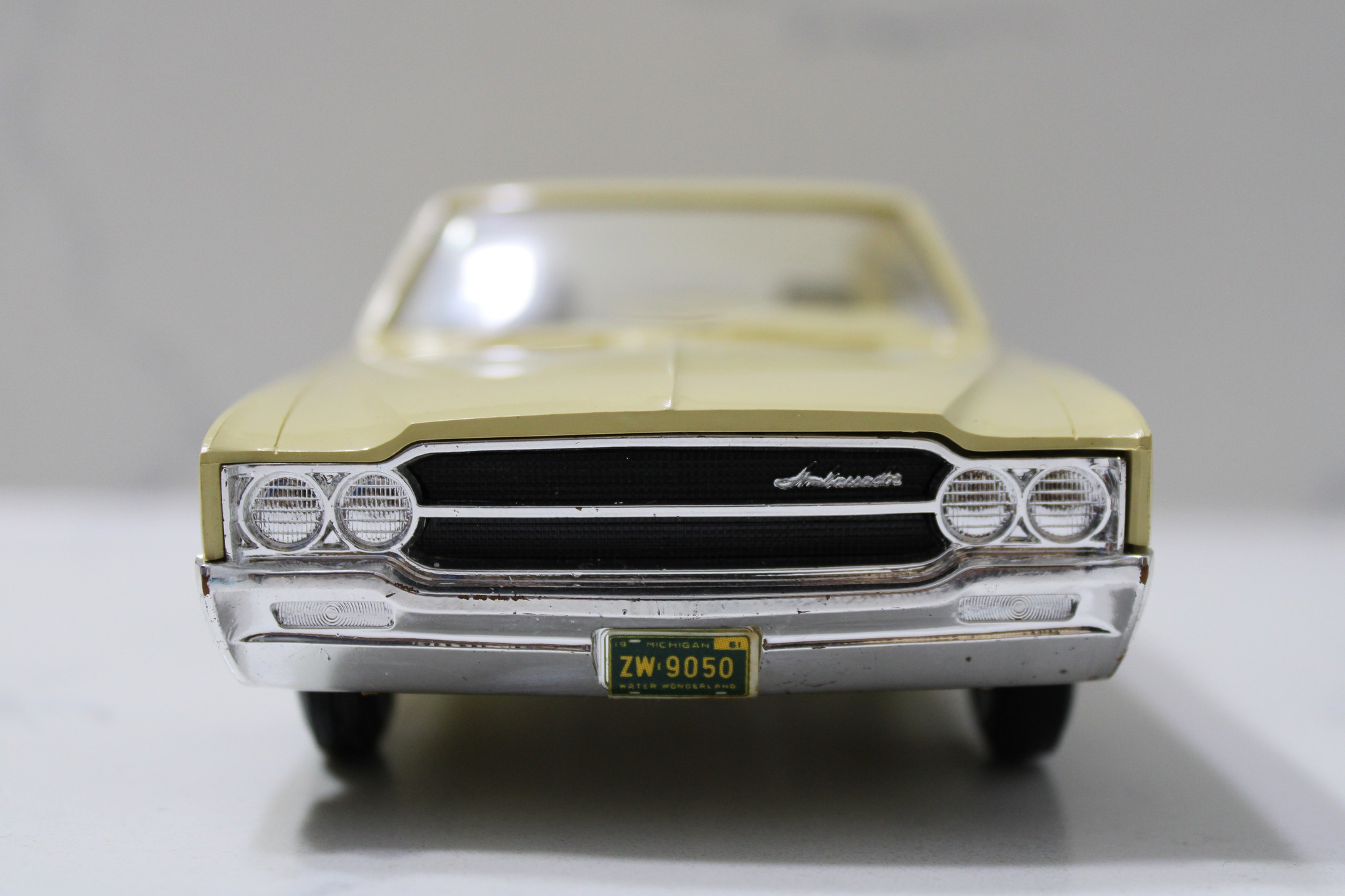 Jo -han '66 '67 Chrysler 300 CUI ١