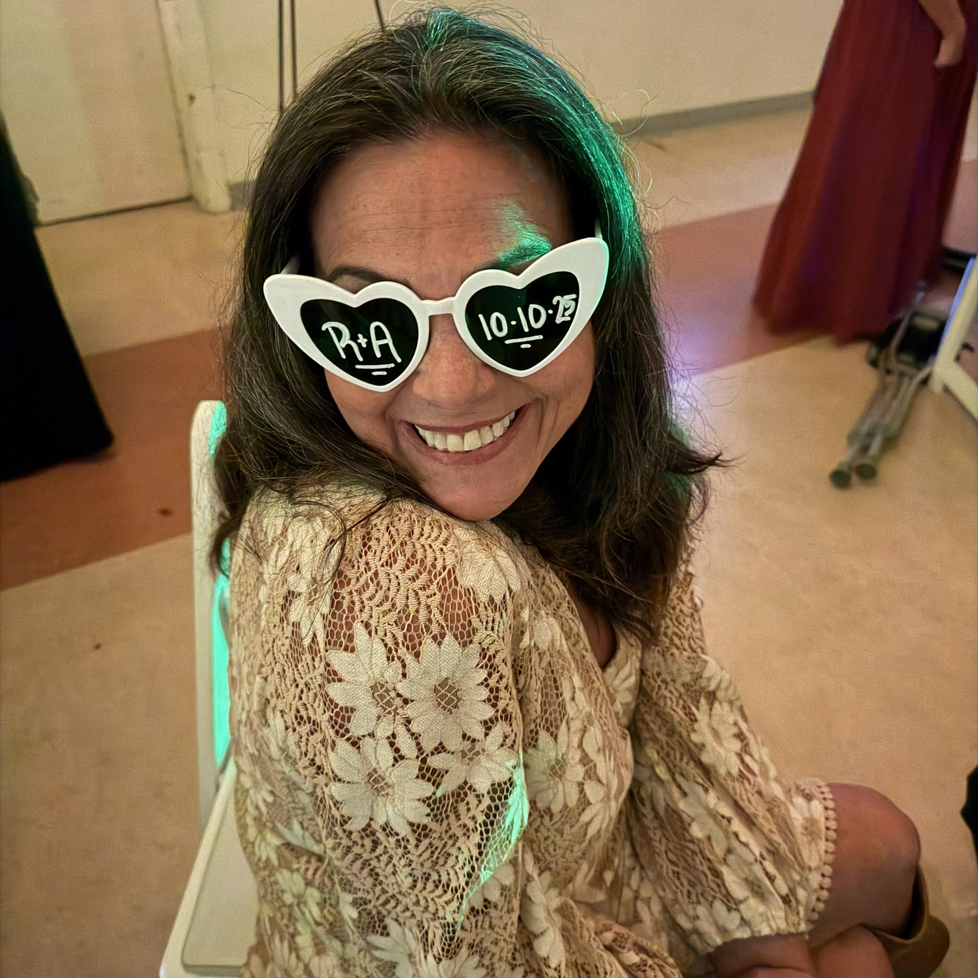 Robyn - Congratulations to my beautiful cousin Amanda on her vows. Meet ...