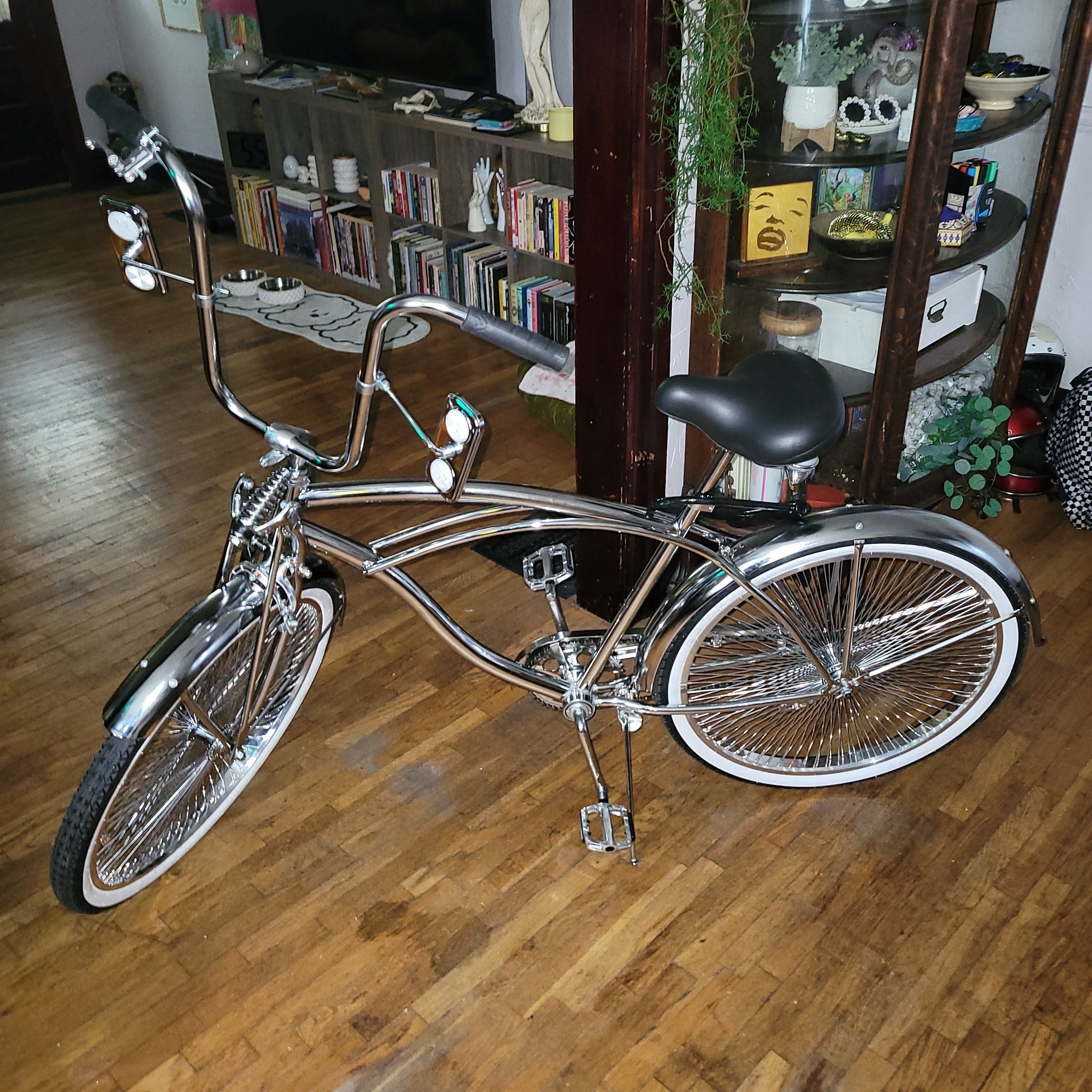 24 lowrider bicycle Micargi Hero 20 inch Beach Cruiser Coaster Brake Single Speed with Banana Seat Stainless Steel Spokes One Piece Crank Alloy Rims 36H Color: Green The green is the most popular color for this bike Lowrider bicycle - Wikipedia