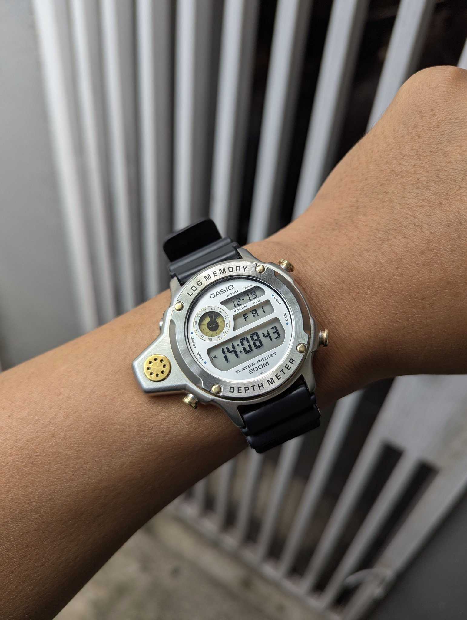 Casio DEP-500 watch features and display