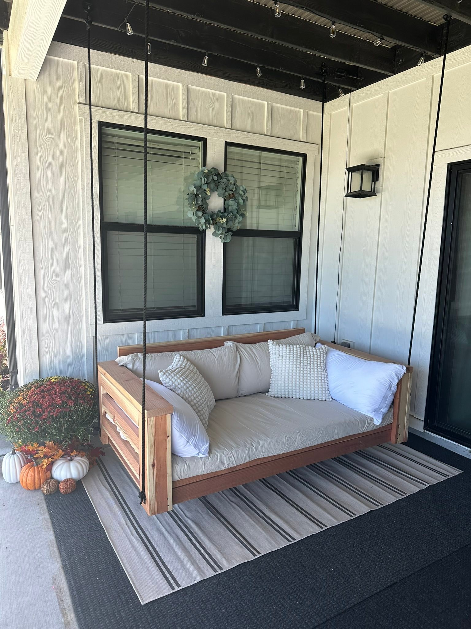 Easy outdoor DIY day bed with Ikea mattress