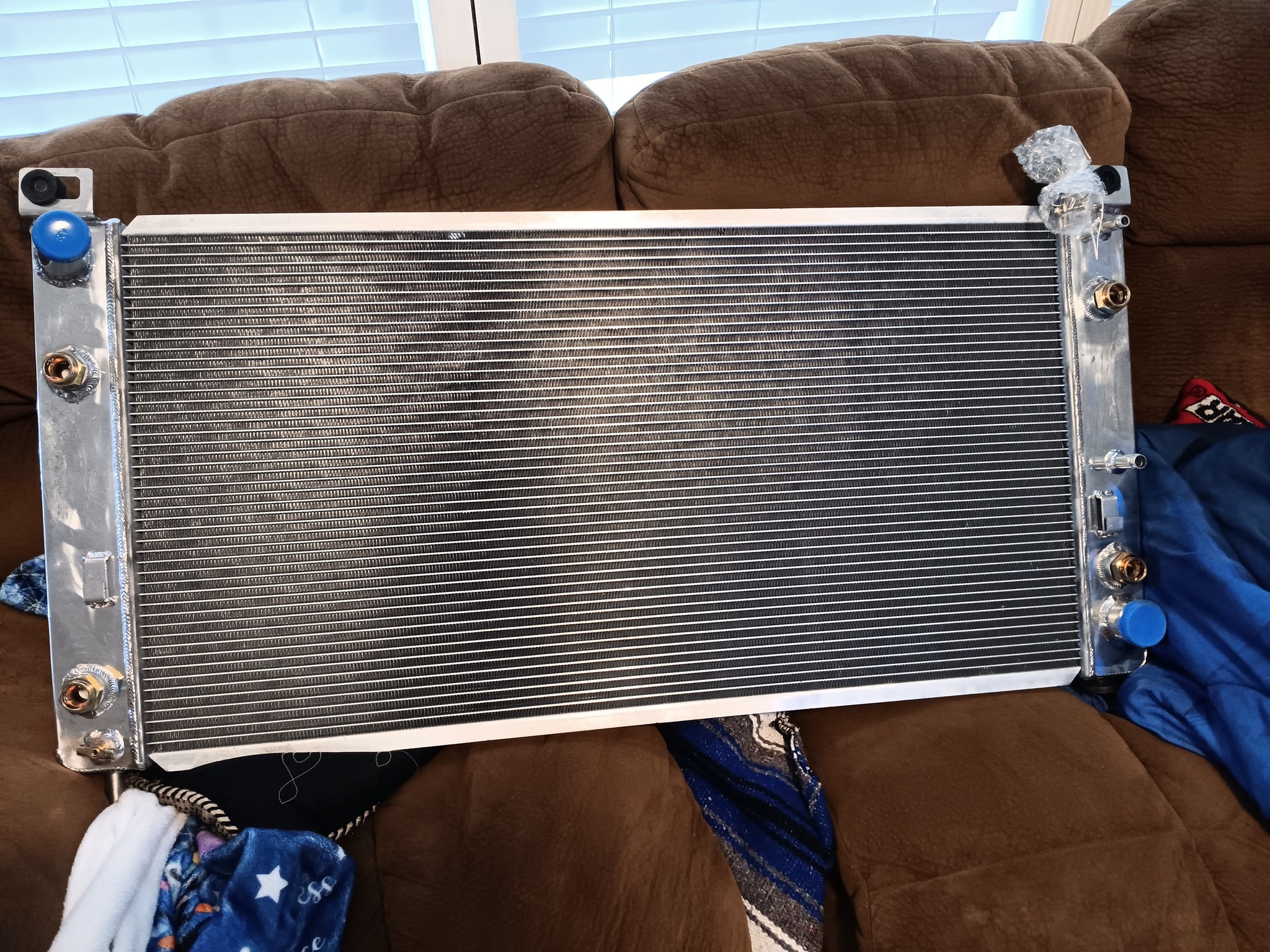 AM Autoparts Aluminum/Plastic Radiator Assembly For Chevy GMC Pickup 2500HD/3500 (2006-2010) - Direct Fit