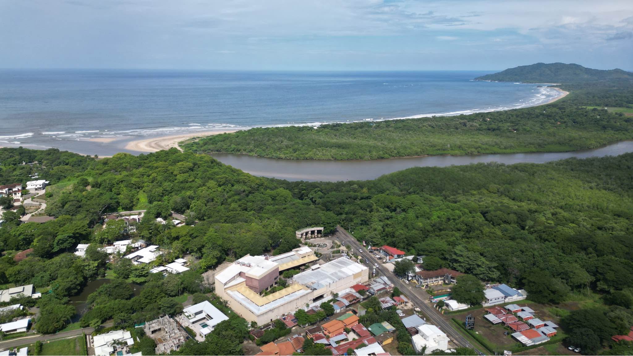 En Venta Calle Contiguo al AutoMercado Tamarindo🏝️