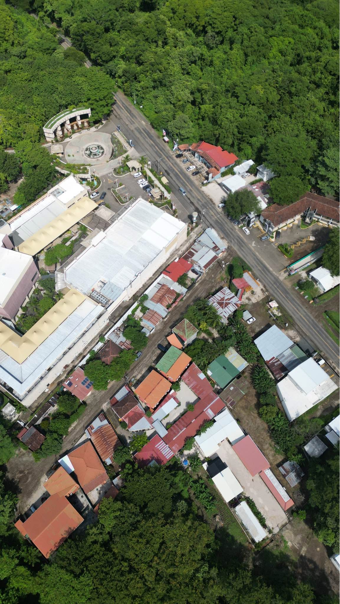 En Venta Calle Contiguo al AutoMercado Tamarindo🏝️