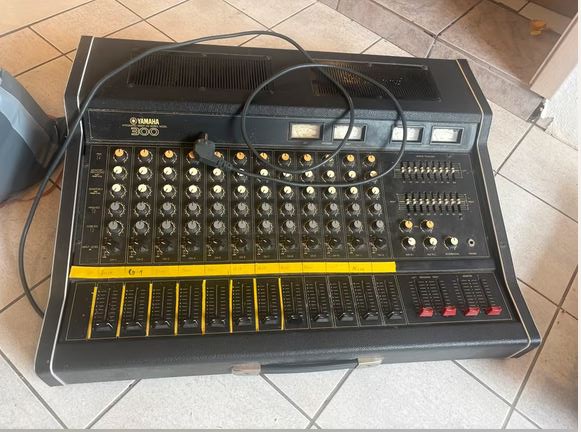 Vintage Yamaha EM-90 6ch Mixer with built-in drum machine used by