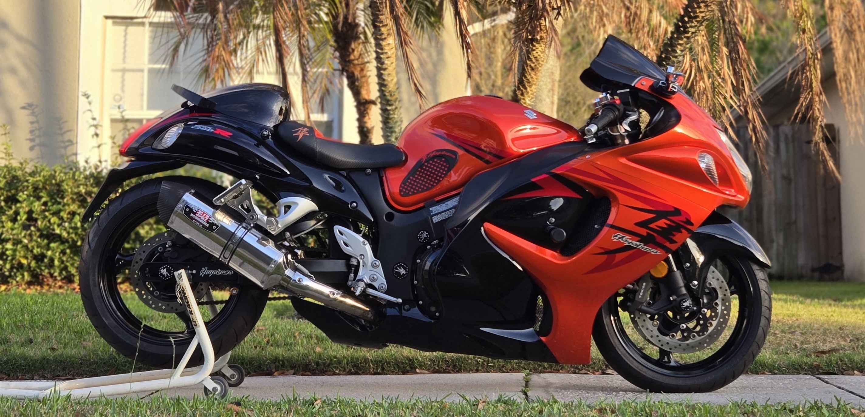 2000 model GSX1300 Hayabusa limited paint scheme only available