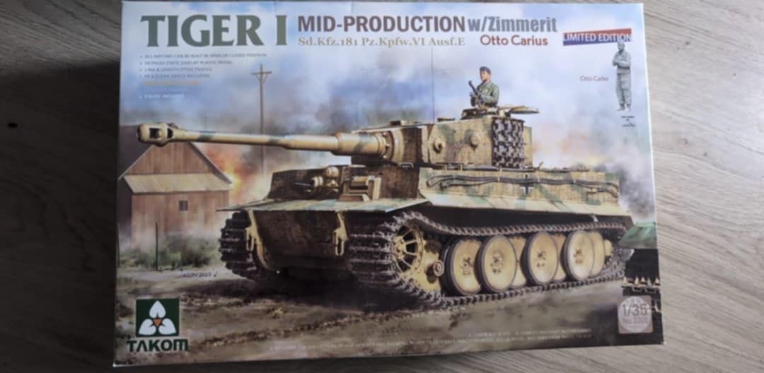 Takom – Maquette Tiger I Mid Production 1/35 – Version Otto Carius – Ardennes 1944 – Avec Zimmerit