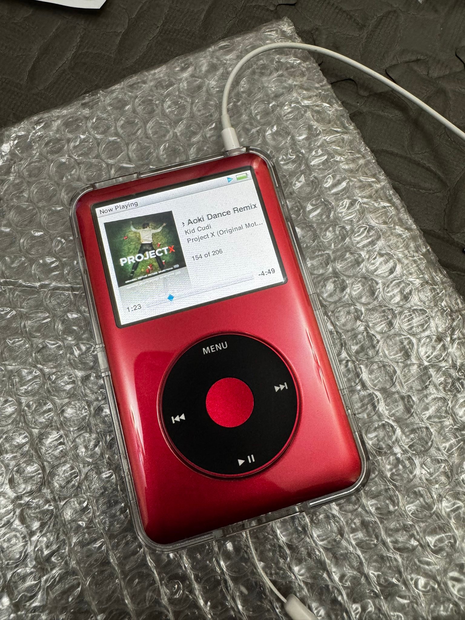 6th gen iPod Classic mod: black to red with 128gb SSD upgrade