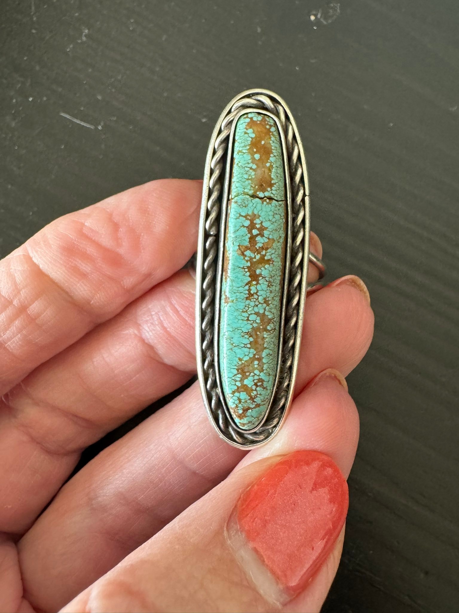 Can a Navajo jeweler repair cracked turquoise rings?