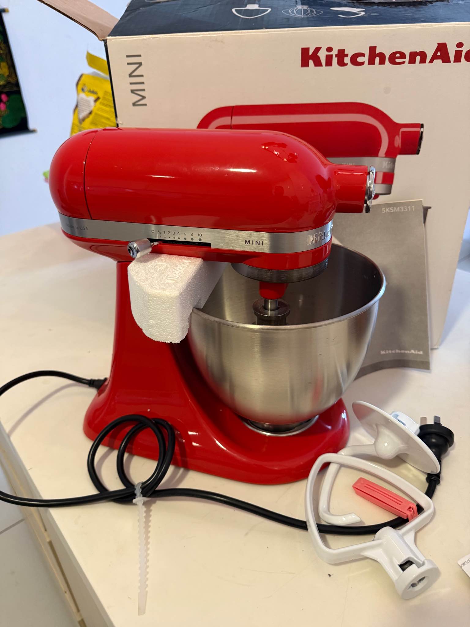 New Red KitchenAid Mini stand mixer. 3.3L stainless steel bowl 