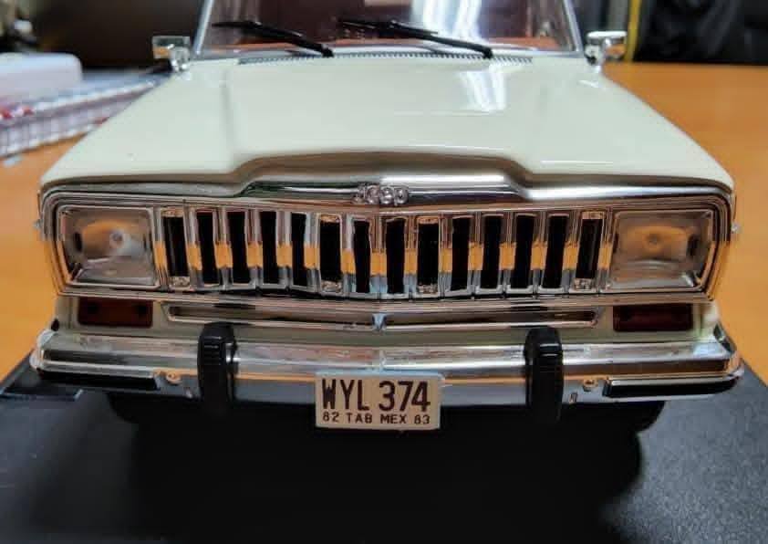 DCCL_QUWXY VAM Jeep Wagoneer (1983) 1:24