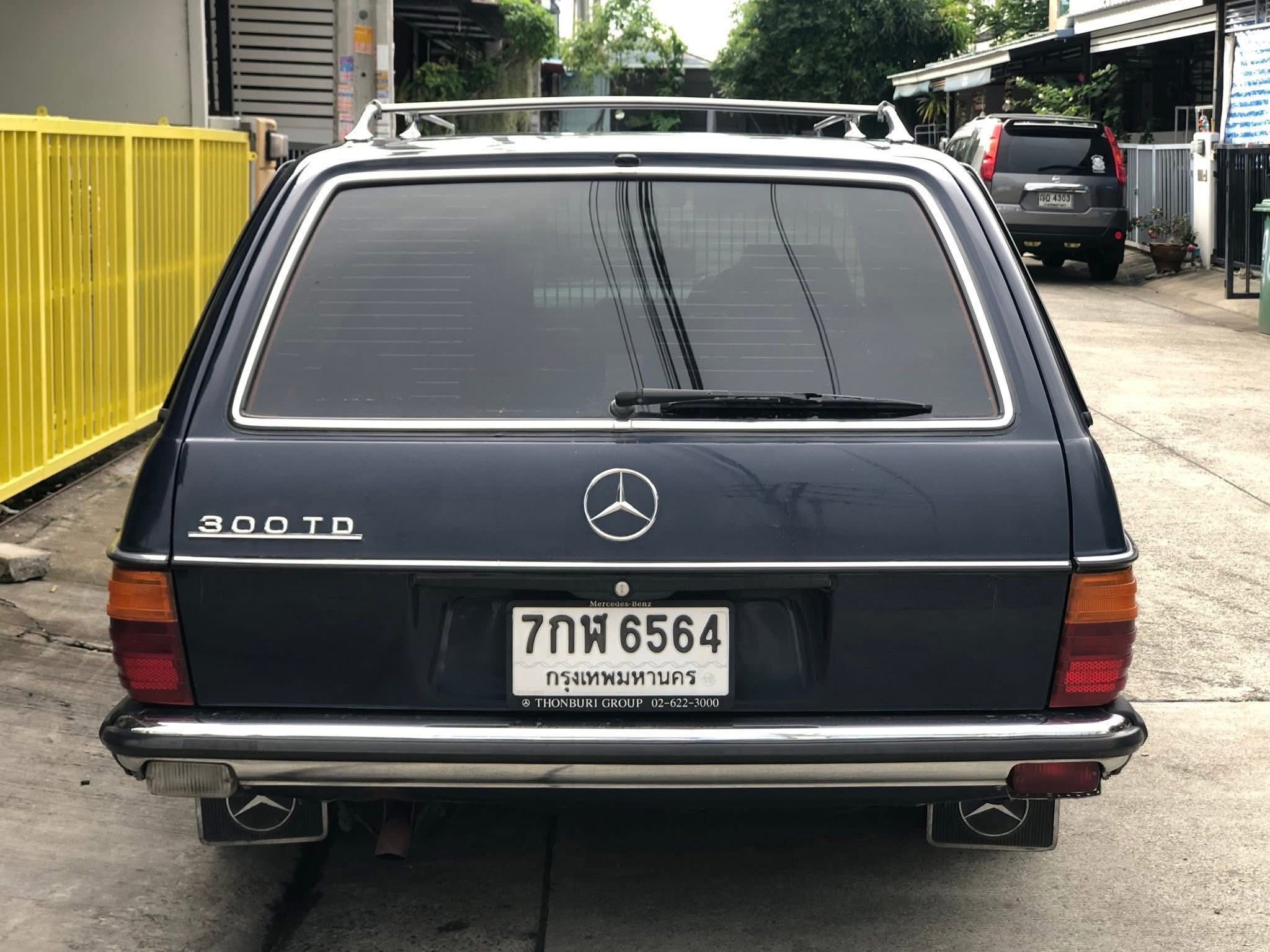 Mercedes Benz W123 S123 300Td Wagoon Door Fender Trunk Rocker Panel Moulding Set