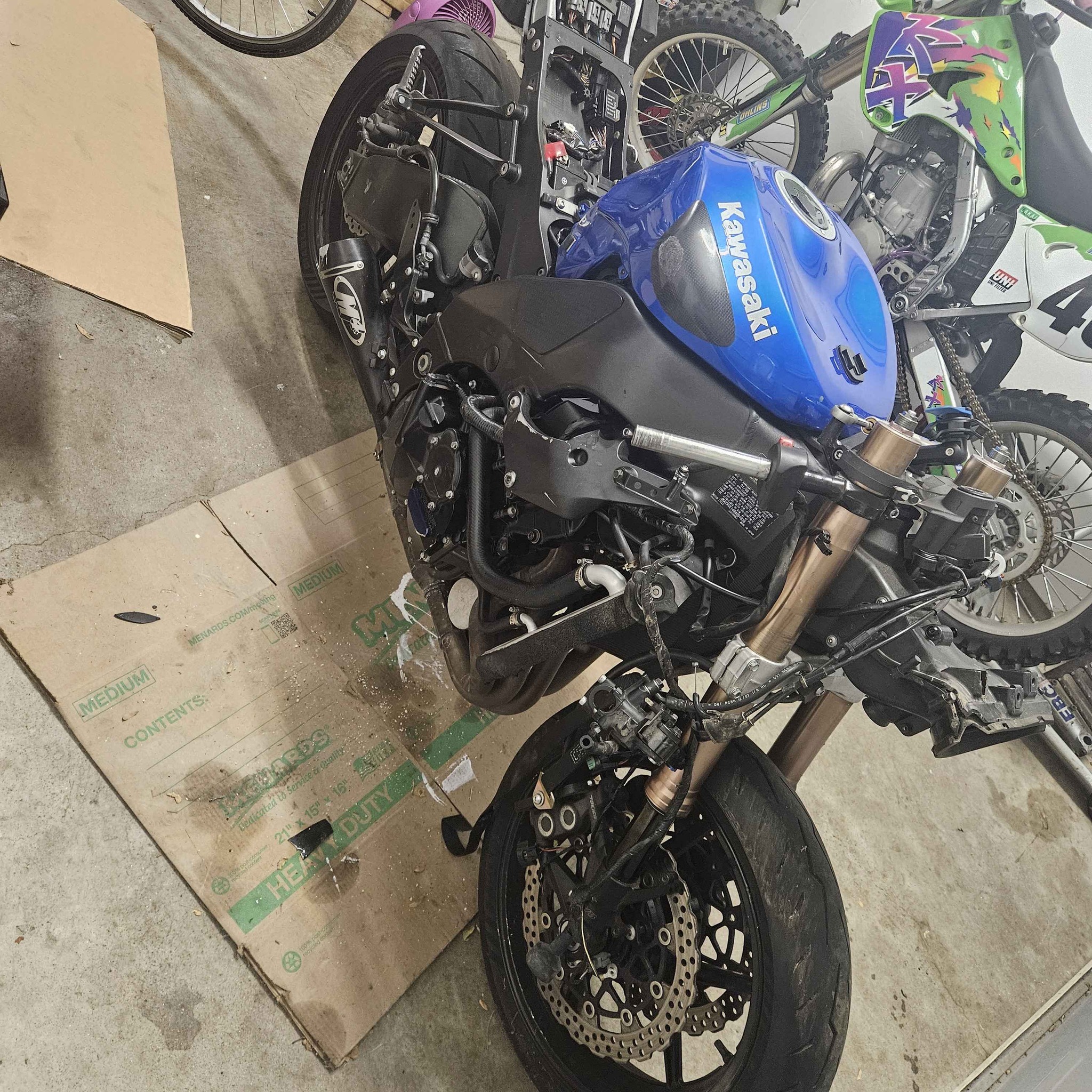 2008 zx10r with 32k miles and clean title. Laid down about 20mph