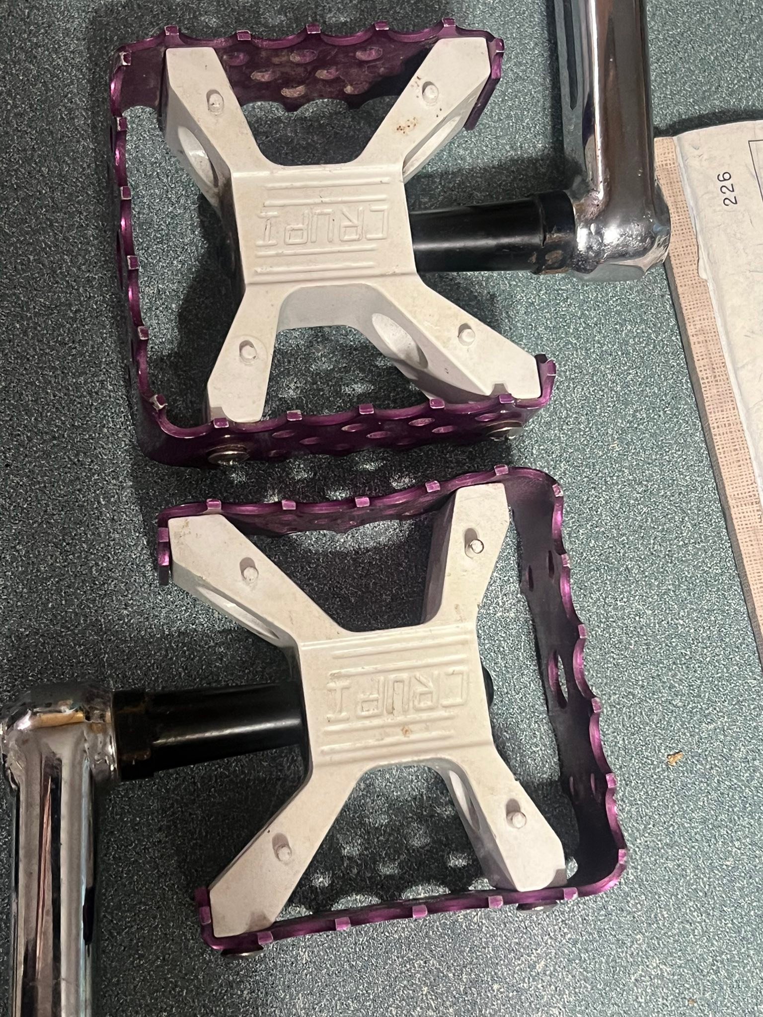 Where to find Crupi square cages in red or blue for BMX bike