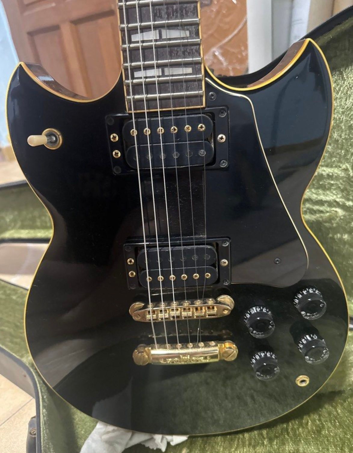 1981 Yamaha SG 1000 guitar with original case