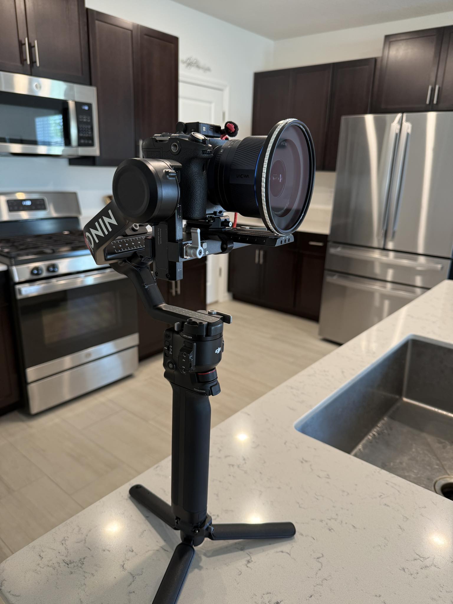 Today's simple setup. Sony FX30 E 18-105 F4 Lens DJI RS4 Mini.
