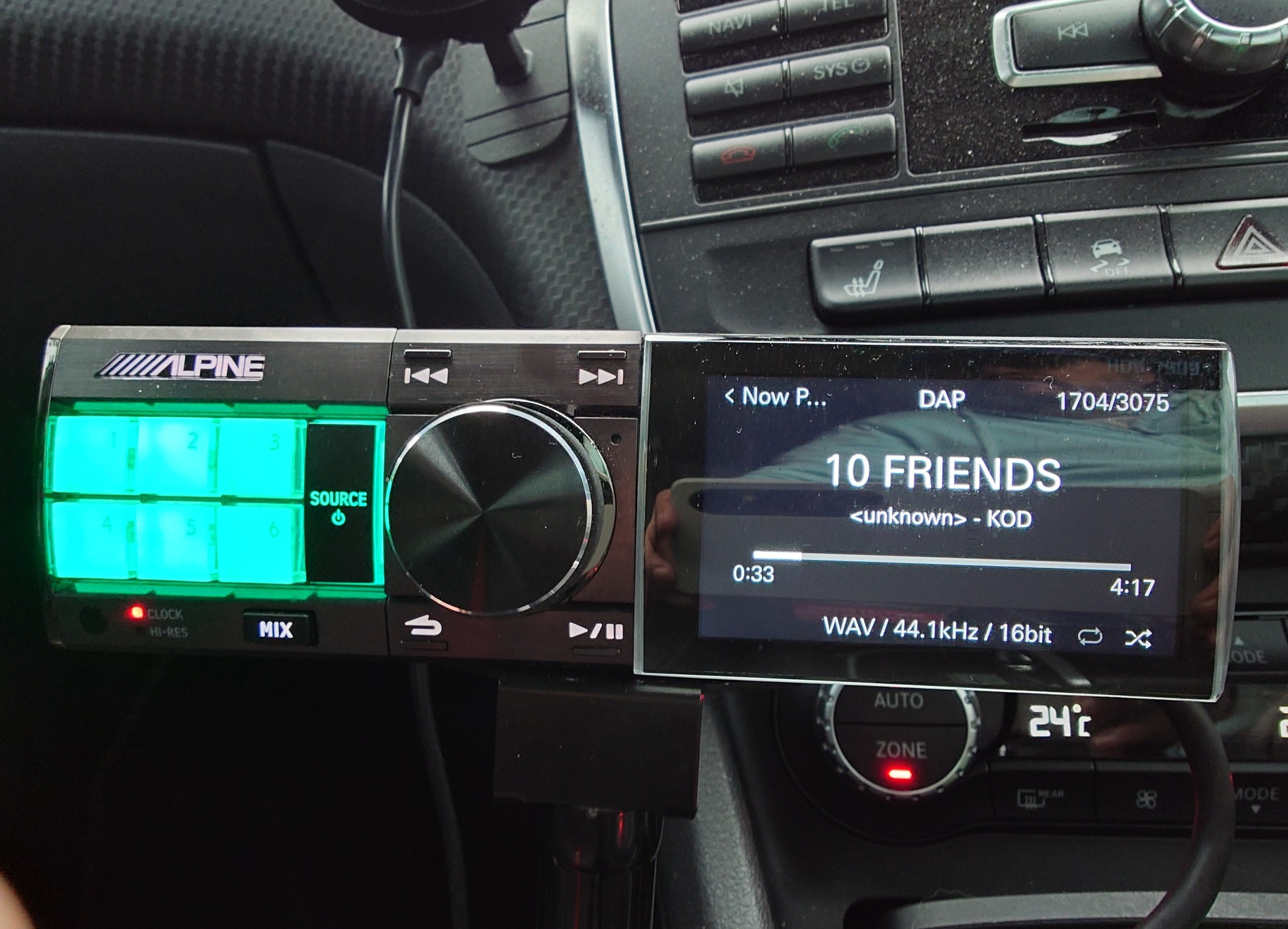 Alpine F#1 Status car audio system