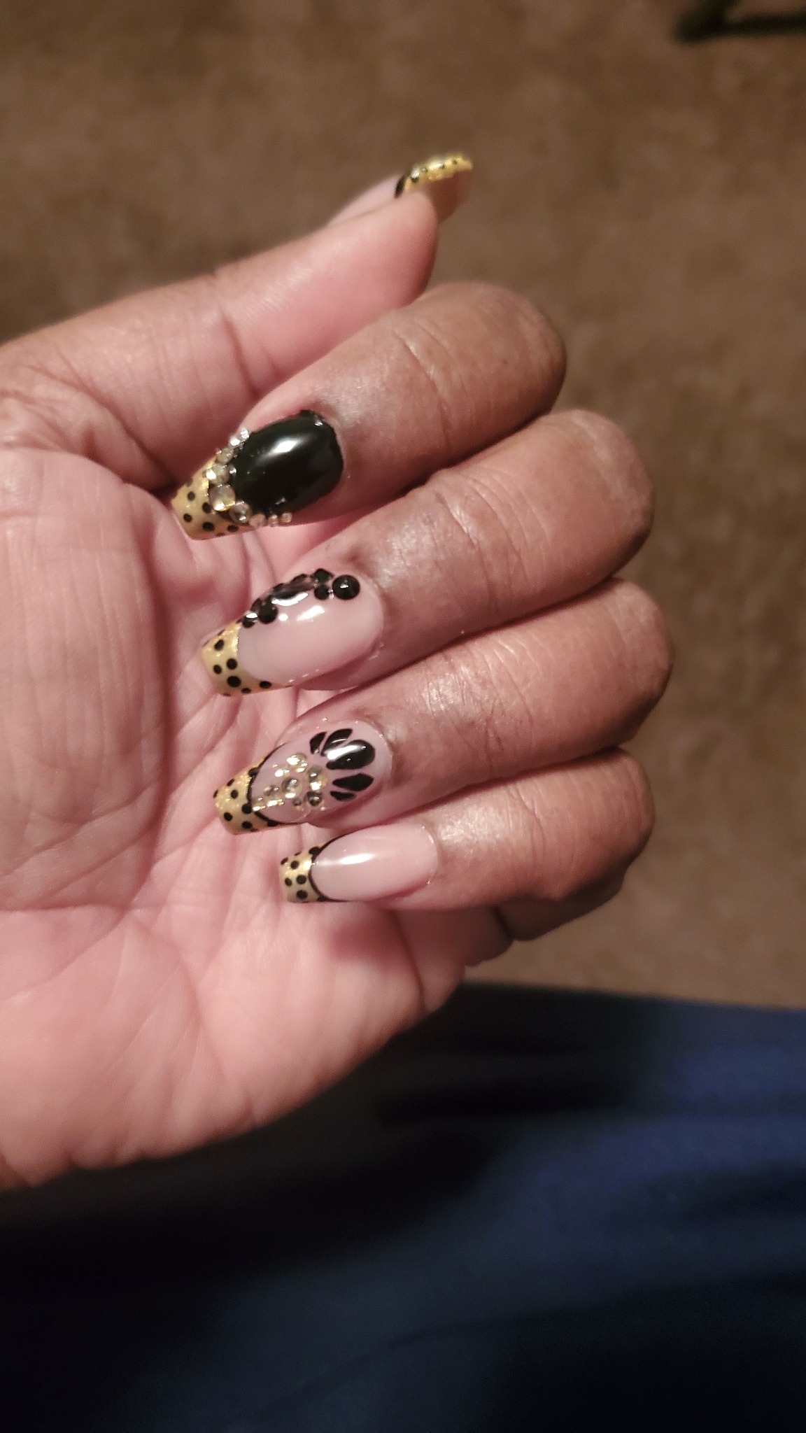 what color nail polish goes with a black dress to match and gold dress? Ecom Style:MD1E210114 Elbow Length Satin Gloves SIZE:XXXL The 82% naturally derived