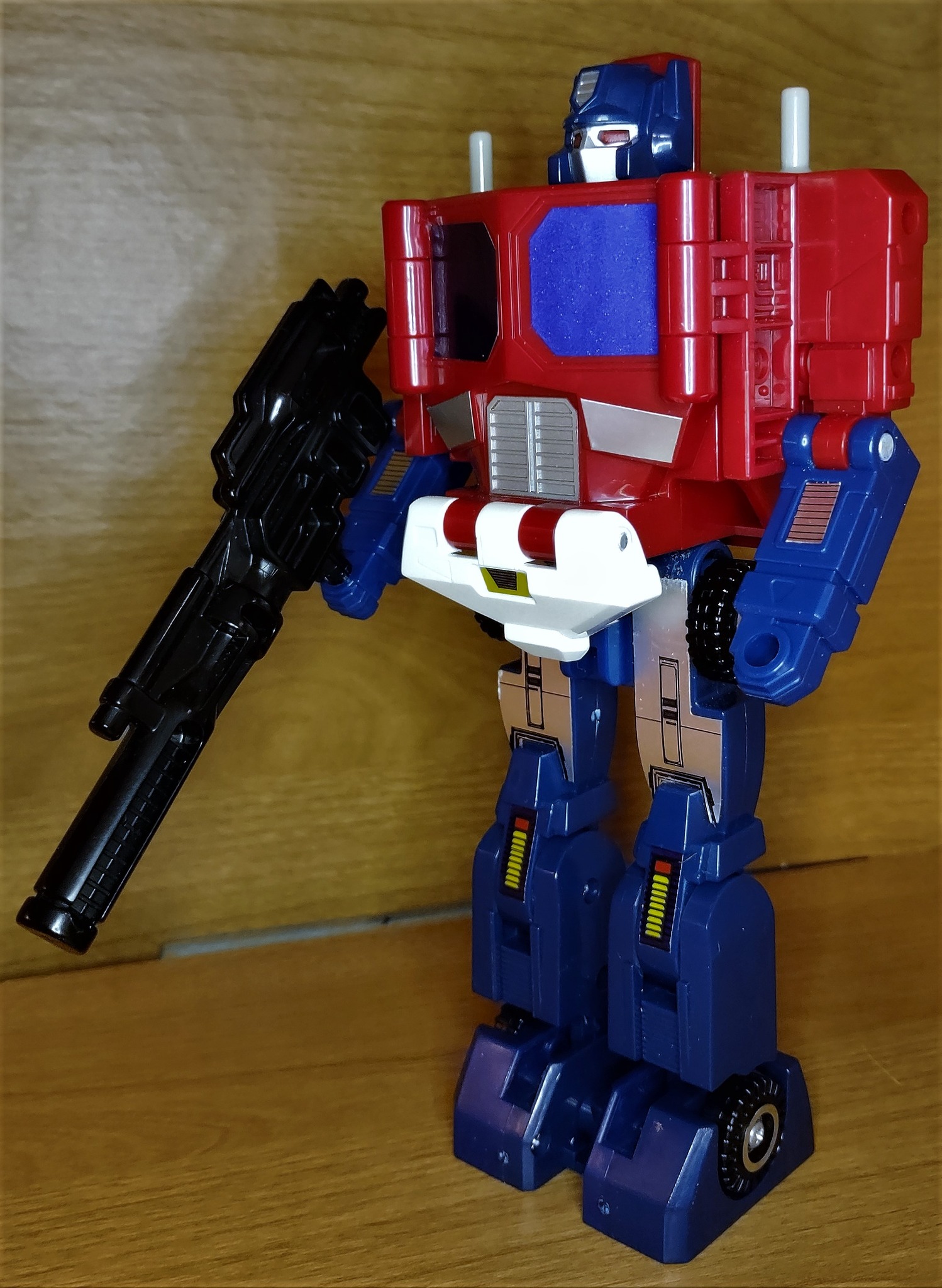 G1 1988 Figure revisited: Autobot Powermaster Optimus Prime with Hi Q