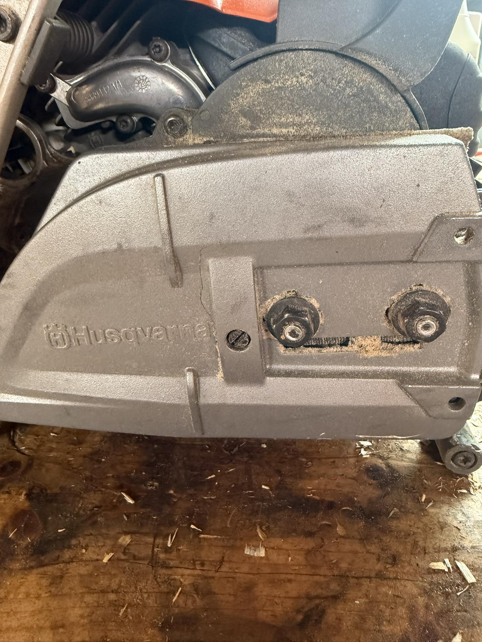 Has anyone else had issues with the gauge wheel cracking on their