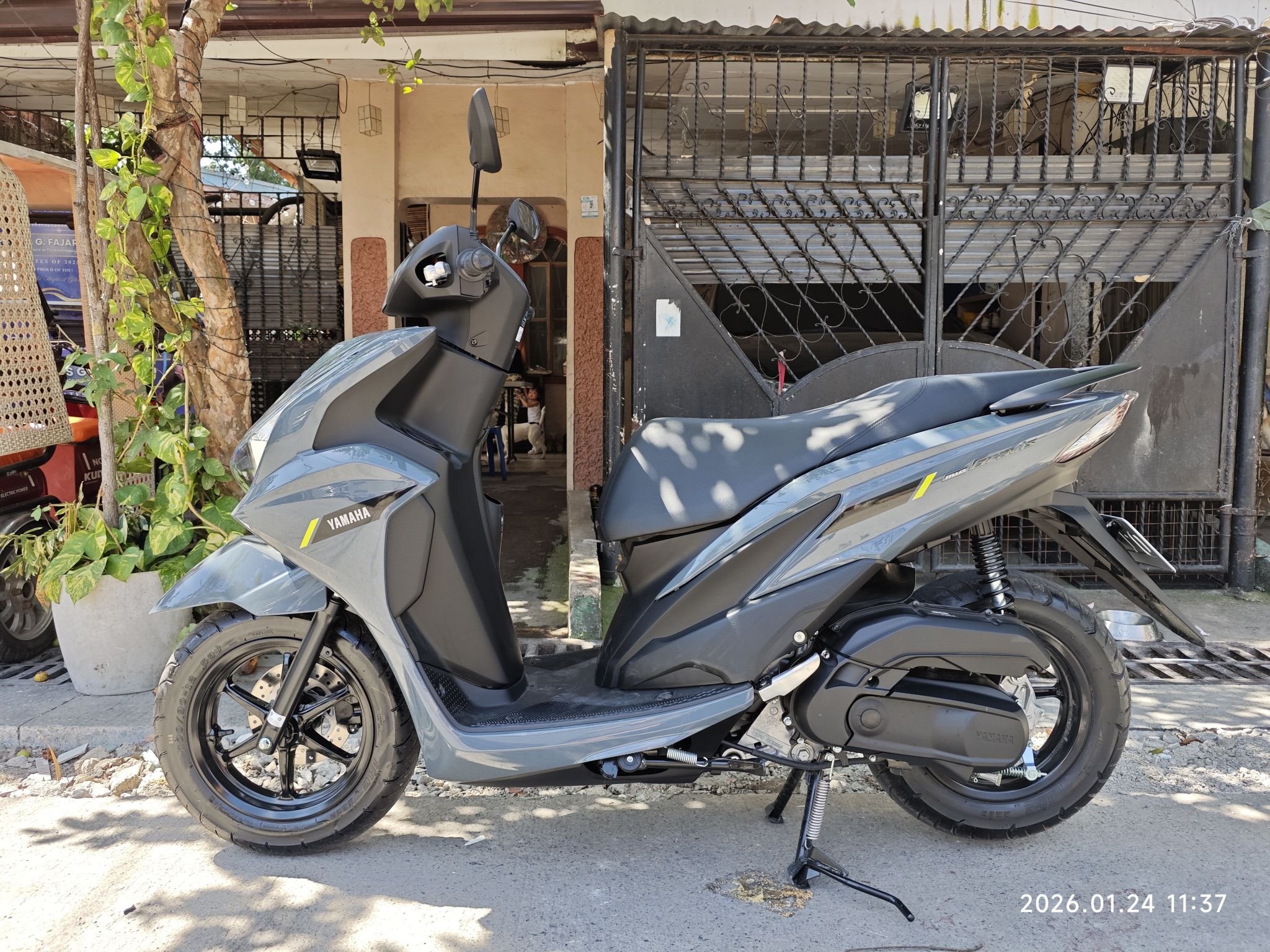 Vendo brava 125 modelo 2016 al día $700.000 si o si transferida