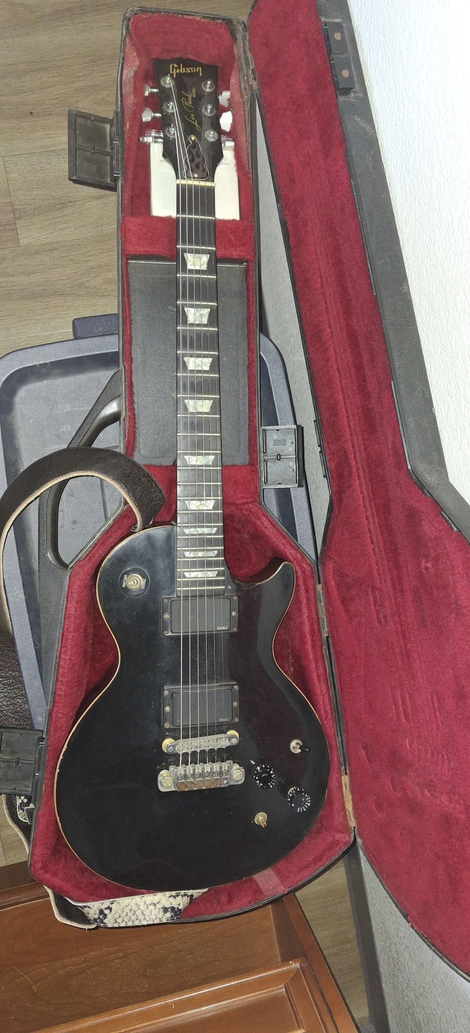 27 years with my 1997 Gibson Les Paul Studio
