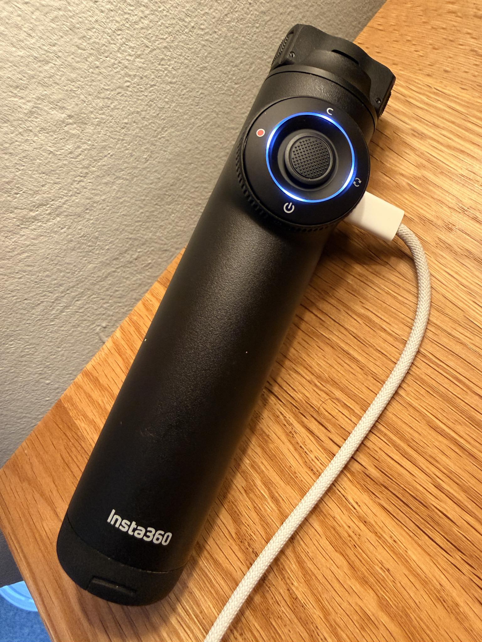 Selfie stick battery drain issue?