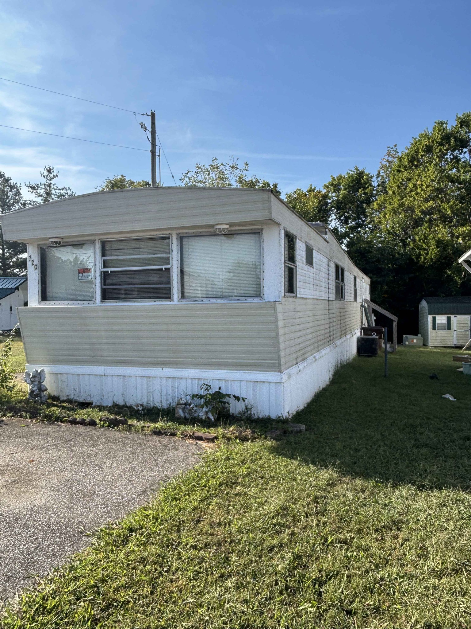 1980 Mobile home.