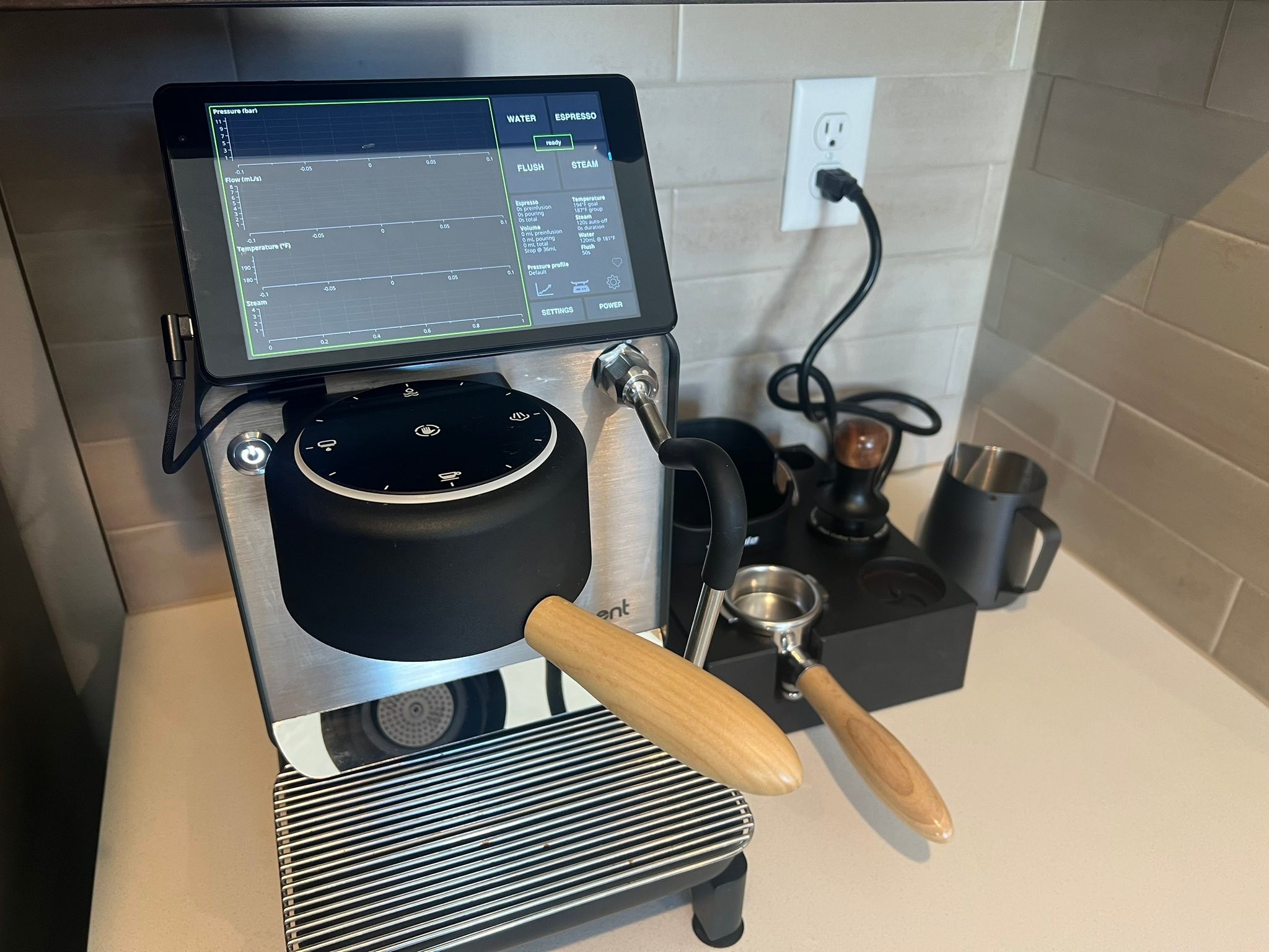 Decent DE1XL espresso machine design and features