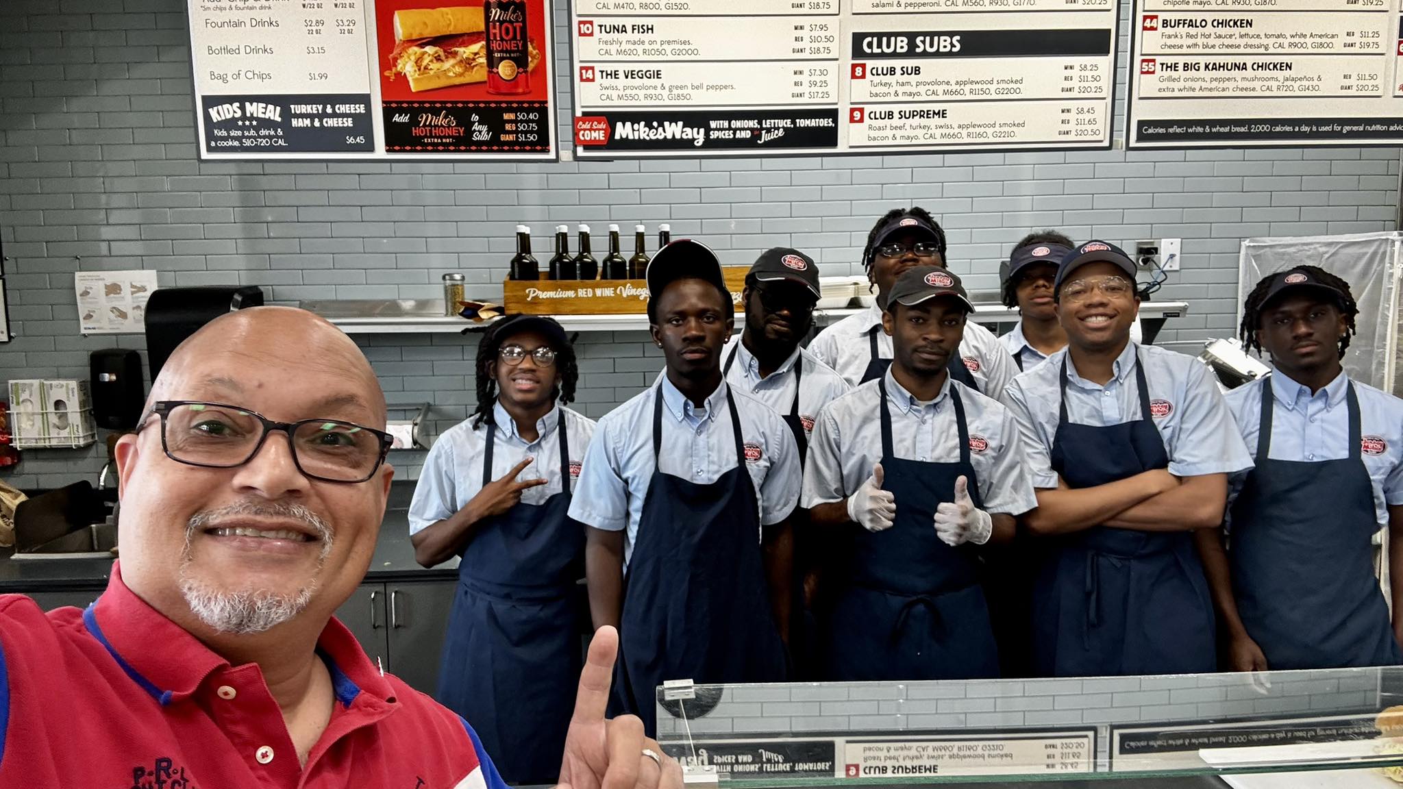 Jersey Mike's employees handle difficult customer with professionalism