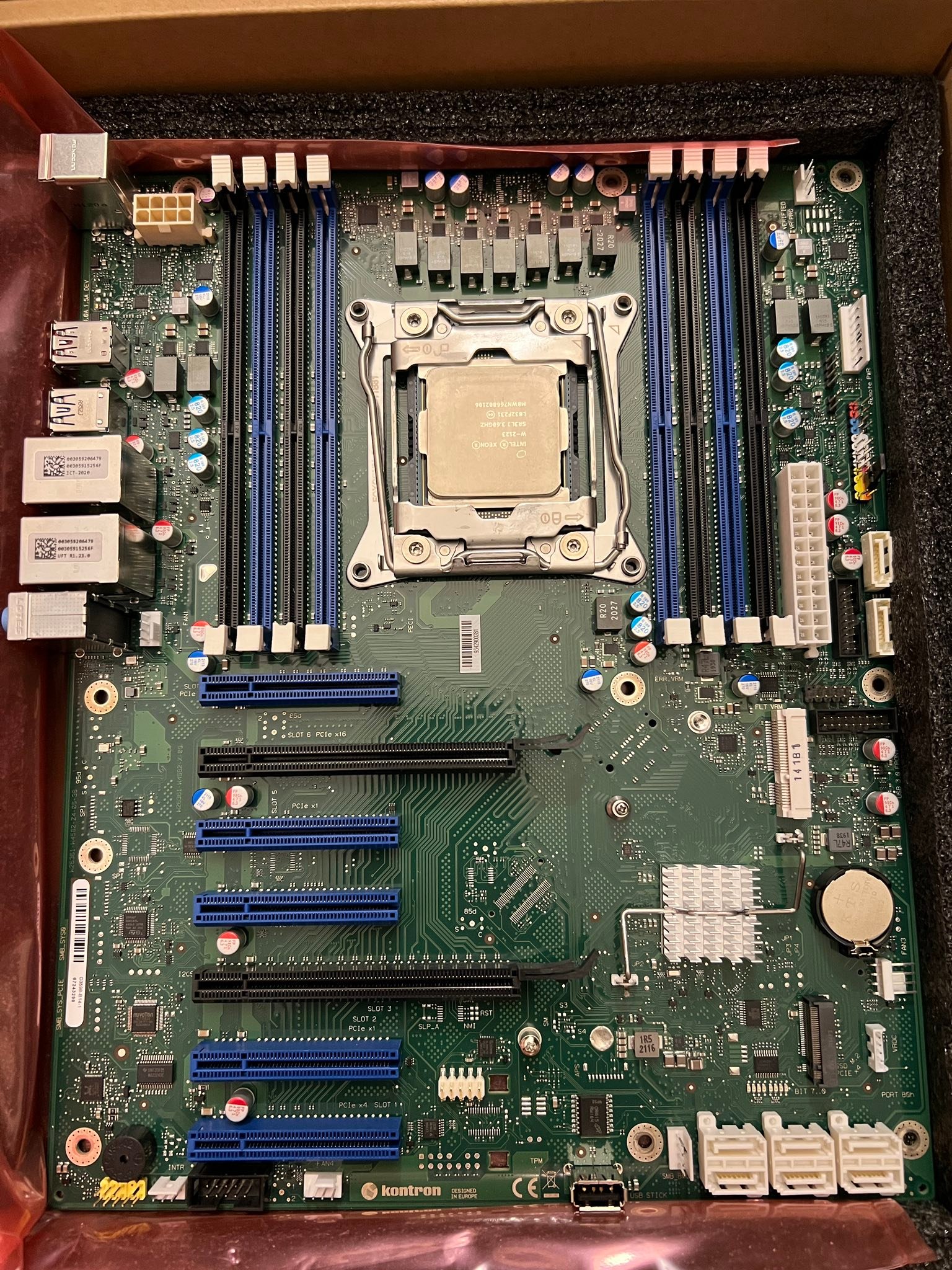 Kontron D3598-B motherboard issues, no video output