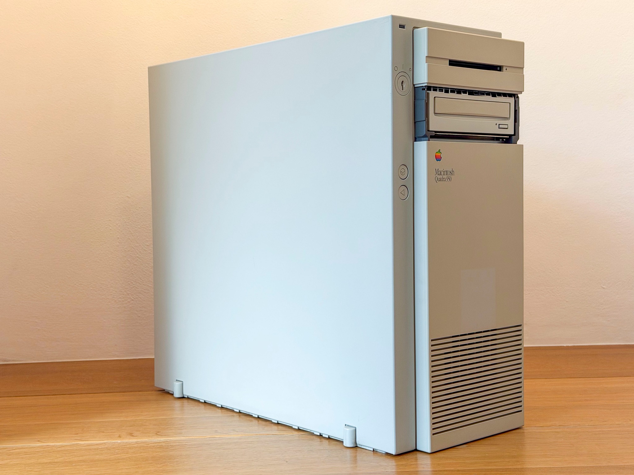 Vintage Apple Quadra 650 computer found