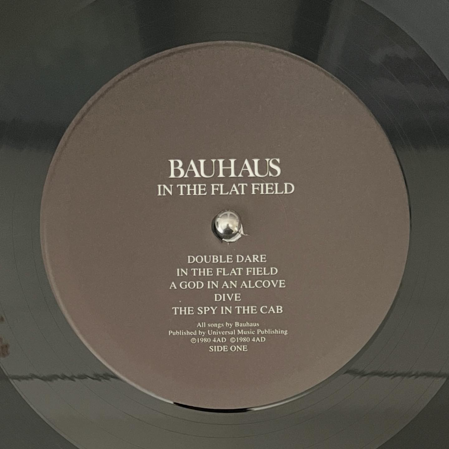 Video Clip del dia 👉 Bauhaus - In The Flat Field