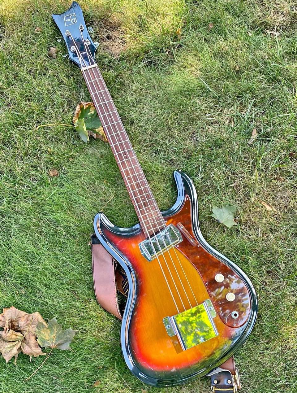 GUYATONE EB-1 エレキベース モズライトシェイプ GOTOHペグ装備 Guyatone EB-1 bass intonation issues with short scale neck