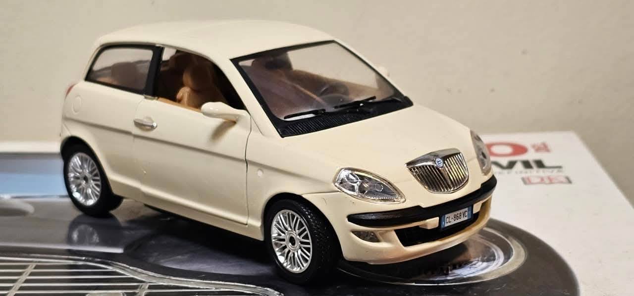 DCCLcitycars Lancia Ypsilon 1:24 パ IOEA C2-868KC Ypado 日） CL