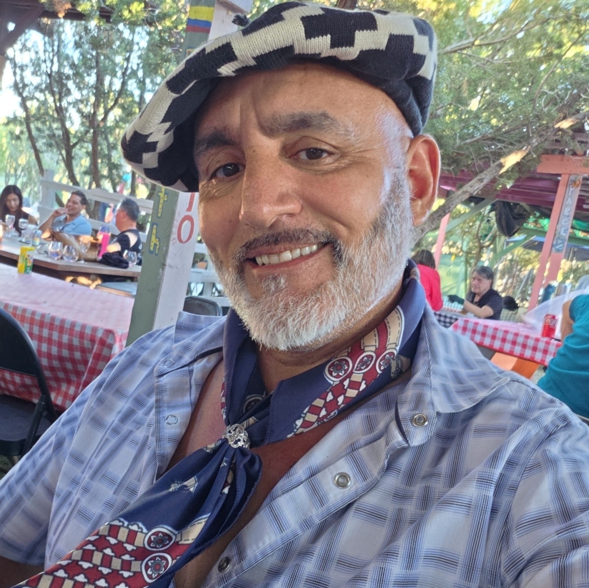 Daniel Arias - 🪔 Hello, my dear tango community! ️... | Facebook